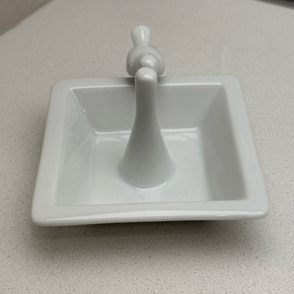 White Ceramic Porcelain Bird Ring Holder - Picture 3 of 10